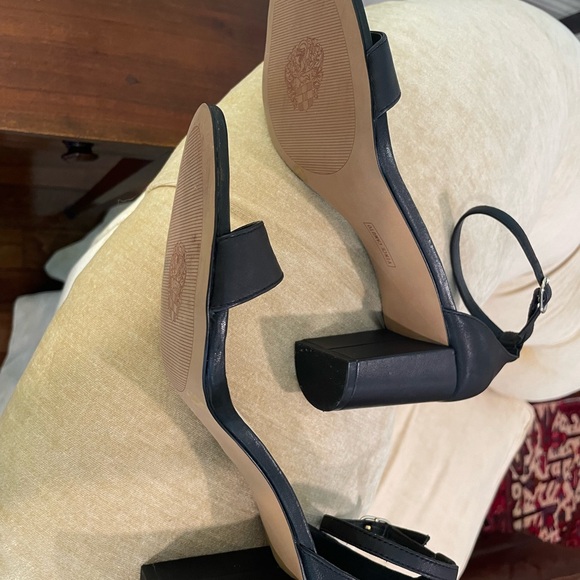 Vince Camuto 3”heels , size 9.5, Black - Picture 3 of 5
